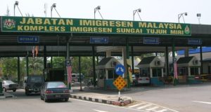 Frequent Commuters Pass at Brunei Border Post